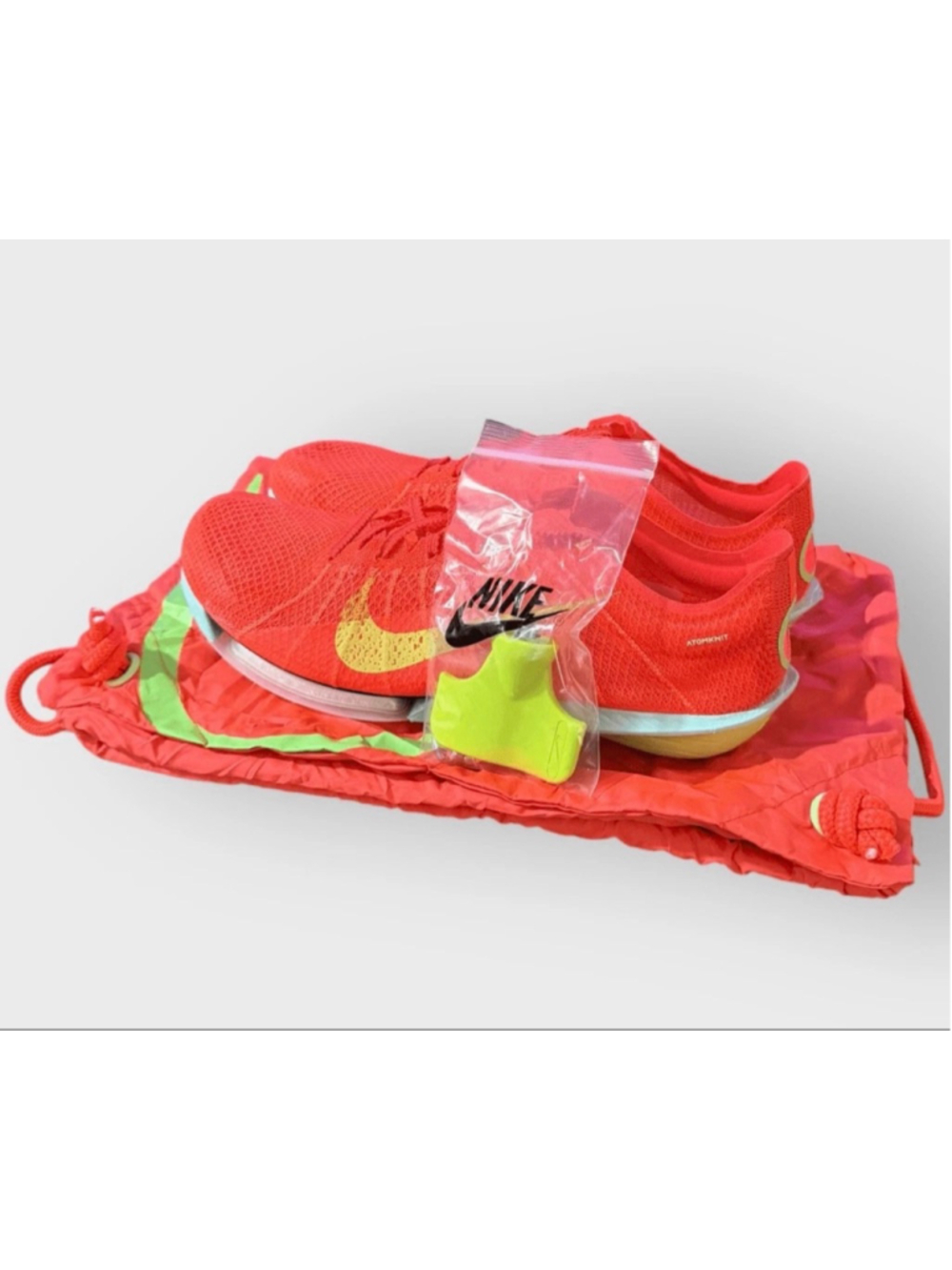 Nike Air Zoom Victory 2 Crimson Coral Track Spikes FD8411-600 Mens 7 Womens 8.5 - Picture 2 of 8